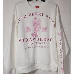 Strawberry shortcake ''Fresh berry patch'' sweatshirt women's size medium
